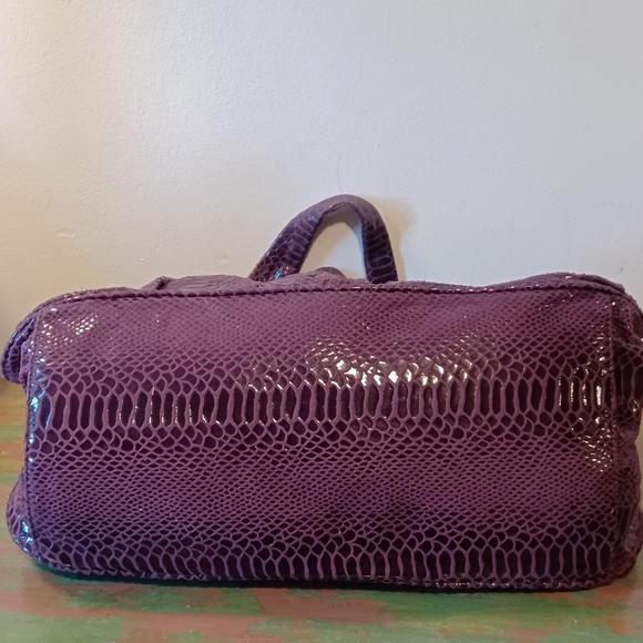 Gorgeous Purple Snakeski Print Handbag Satchel Excellent Condition. - Picture 6 of 10